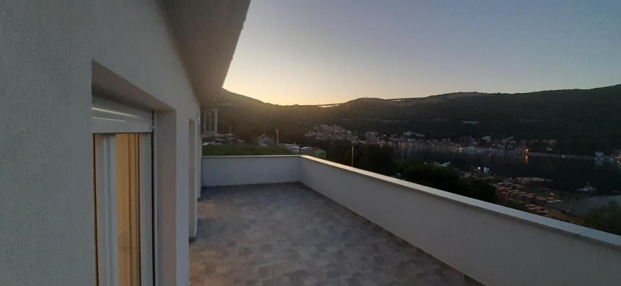 Apartmani Petar I Luka Bakar Exterior photo