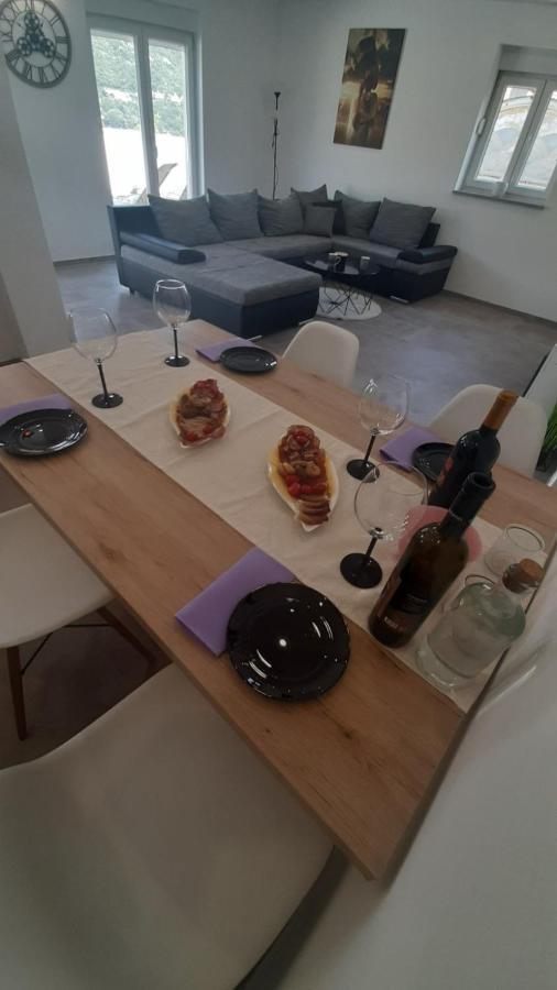 Apartmani Petar I Luka Bakar Exterior photo